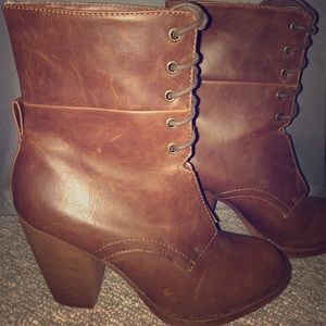 Size 9.5 London Rebel Heeled Boots